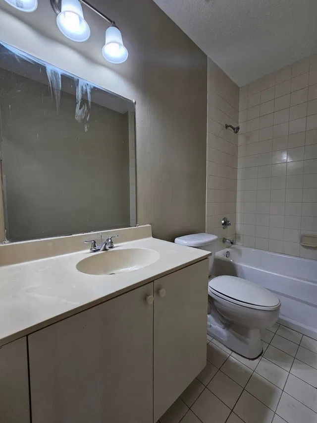 Unit 322 photo 17