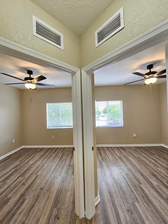 Unit 322 photo 18