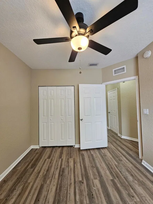 Unit 322 photo 20