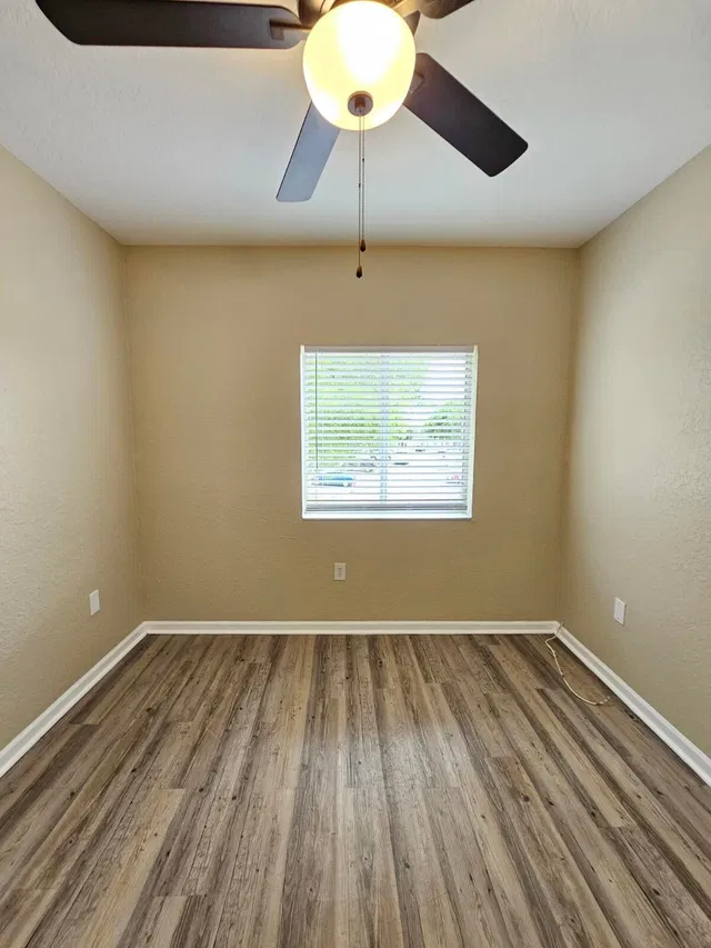 Unit 322 photo 23