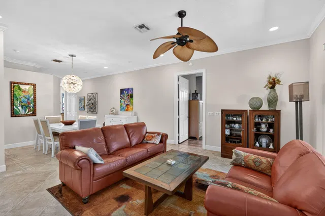 Residence photo 9