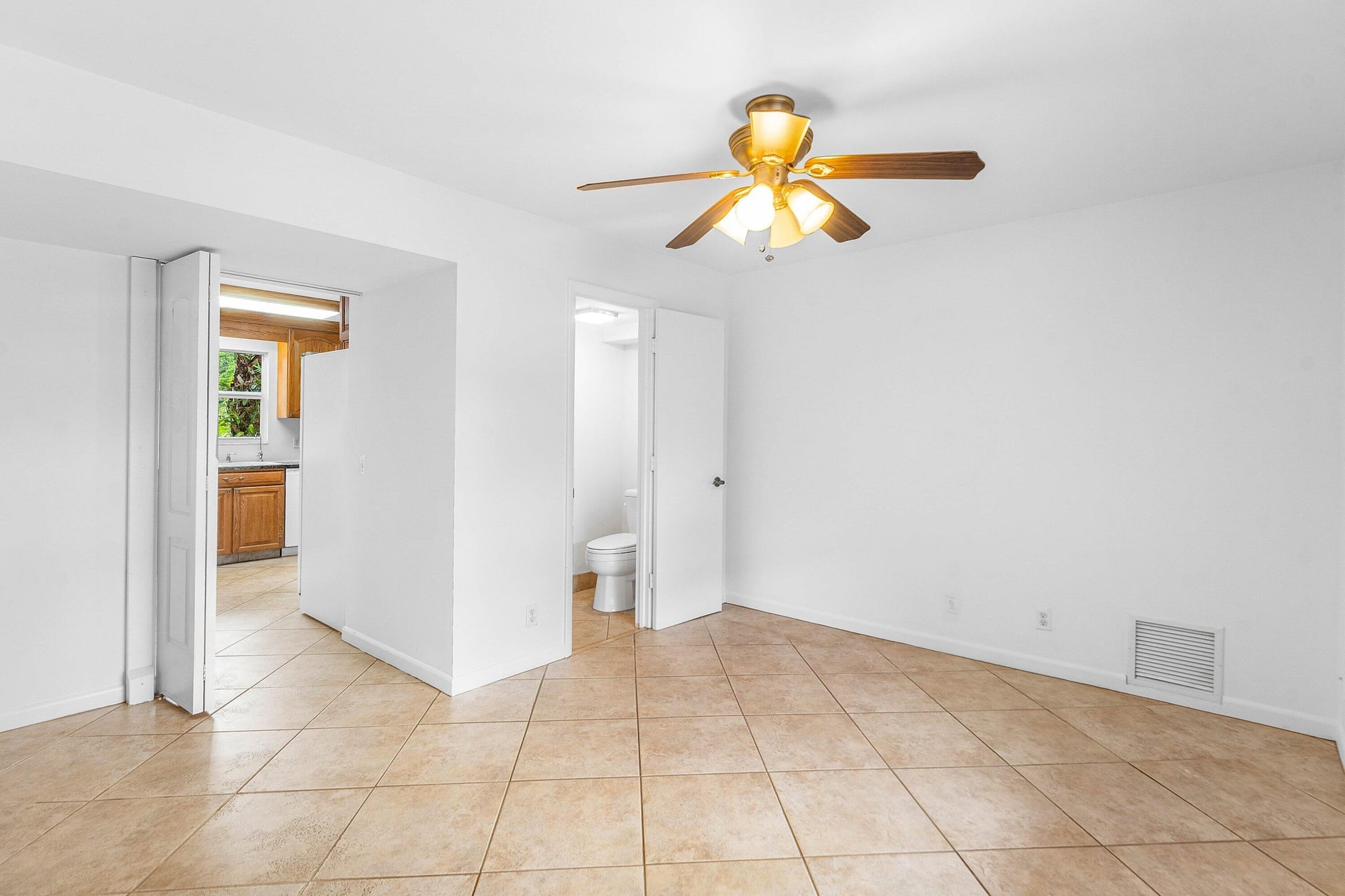 Residence photo 20