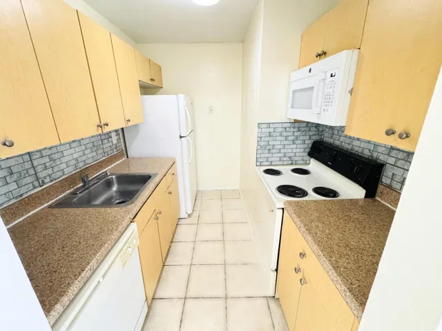 Unit 106 photo 3