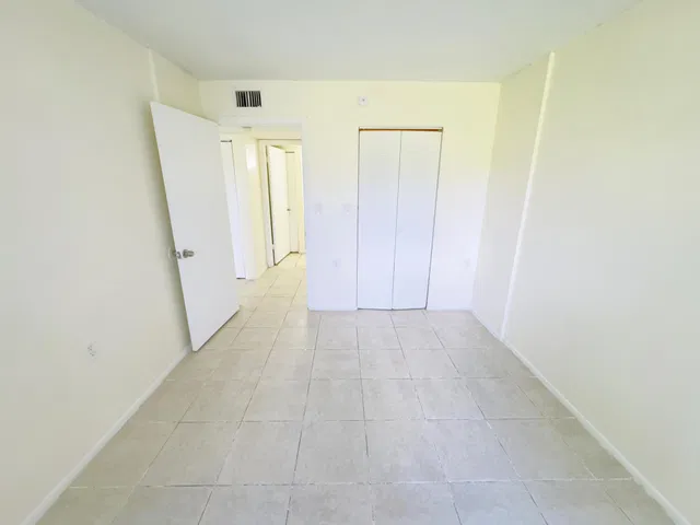 Unit 106 photo 5
