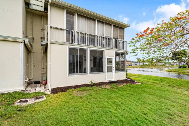 Unit 360 photo 25