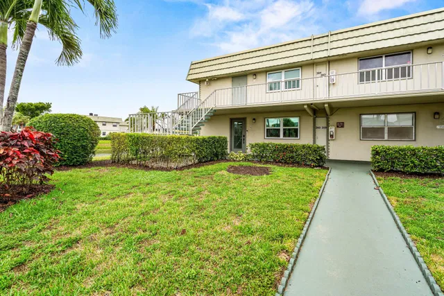 Unit 360 photo 26