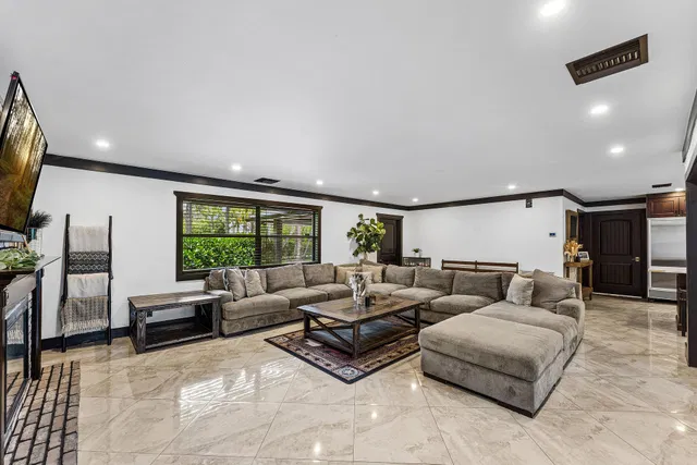 Residence photo 23