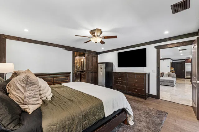 Residence photo 30