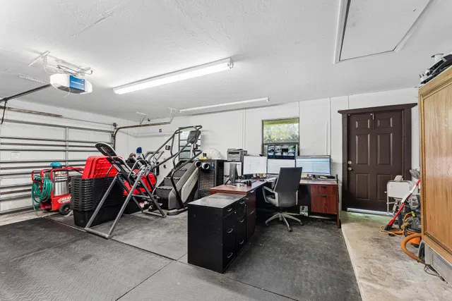 Residence photo 60