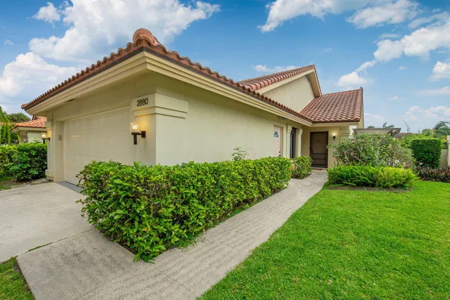 Residence photo 2