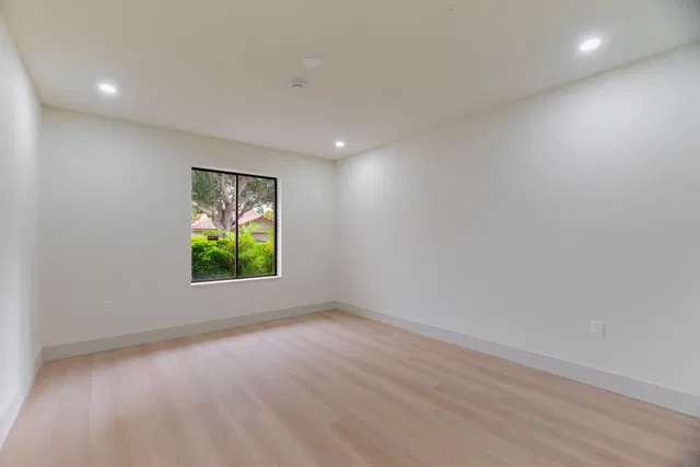 Residence photo 26