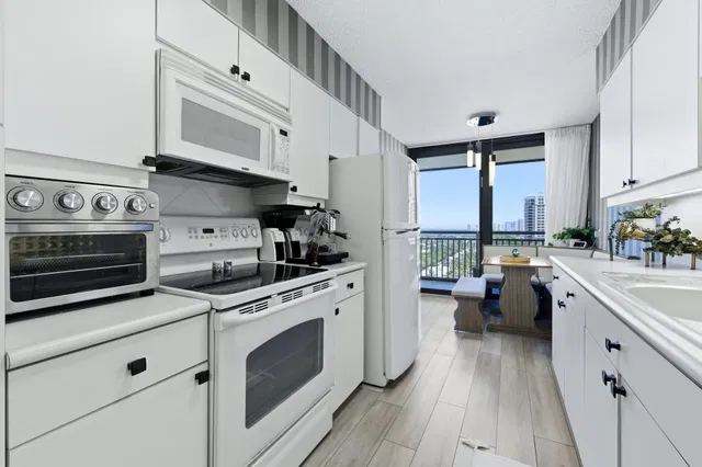 Singer Island Unit 1207 photo 8