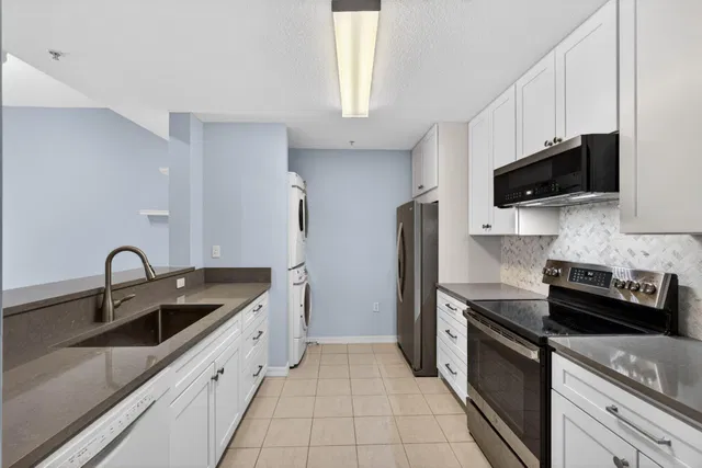 Unit 308 photo 6