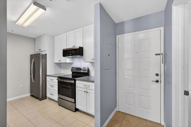 Unit 308 photo 9