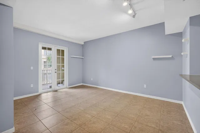 Unit 308 photo 11