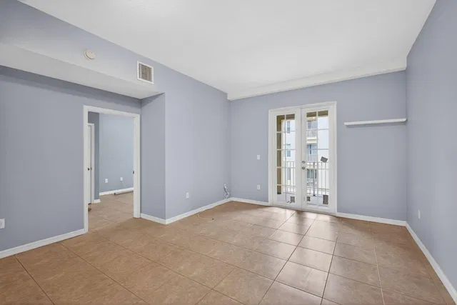Unit 308 photo 12