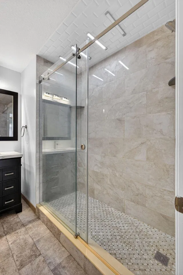 Unit 308 photo 18