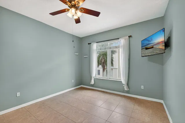 Unit 308 photo 20
