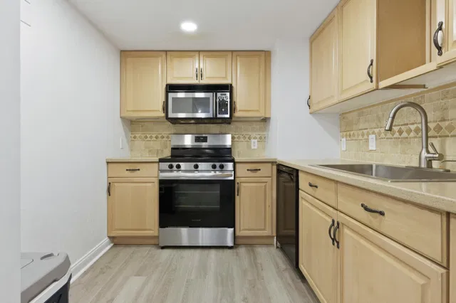 Palm Beach House Unit 1605 photo 4
