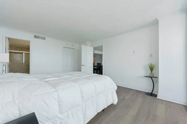 Palm Beach House Unit 1605 photo 9