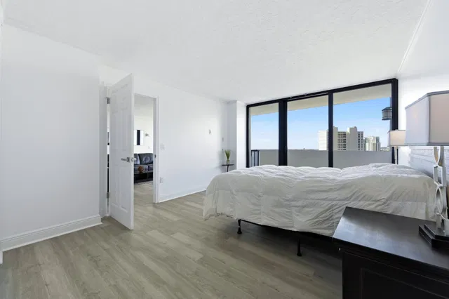 Palm Beach House Unit 1605 photo 10