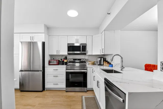 Unit 602 photo 6