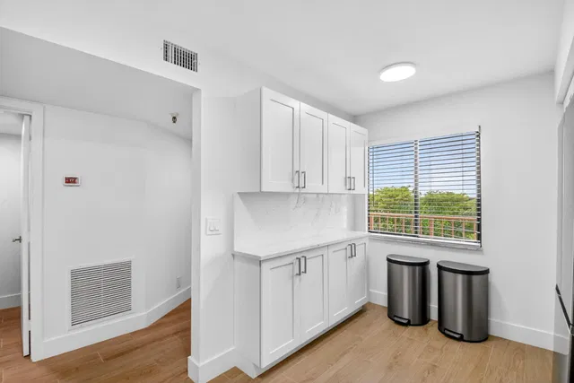 Unit 602 photo 9