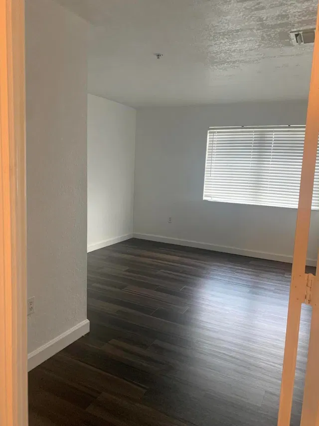 Residence photo 3