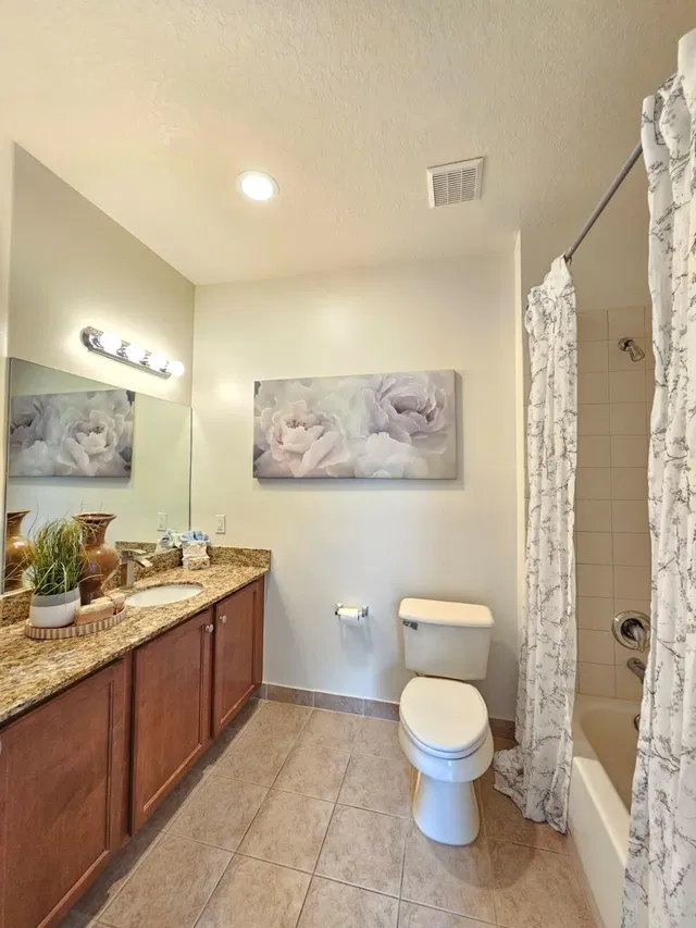 Residence photo 2