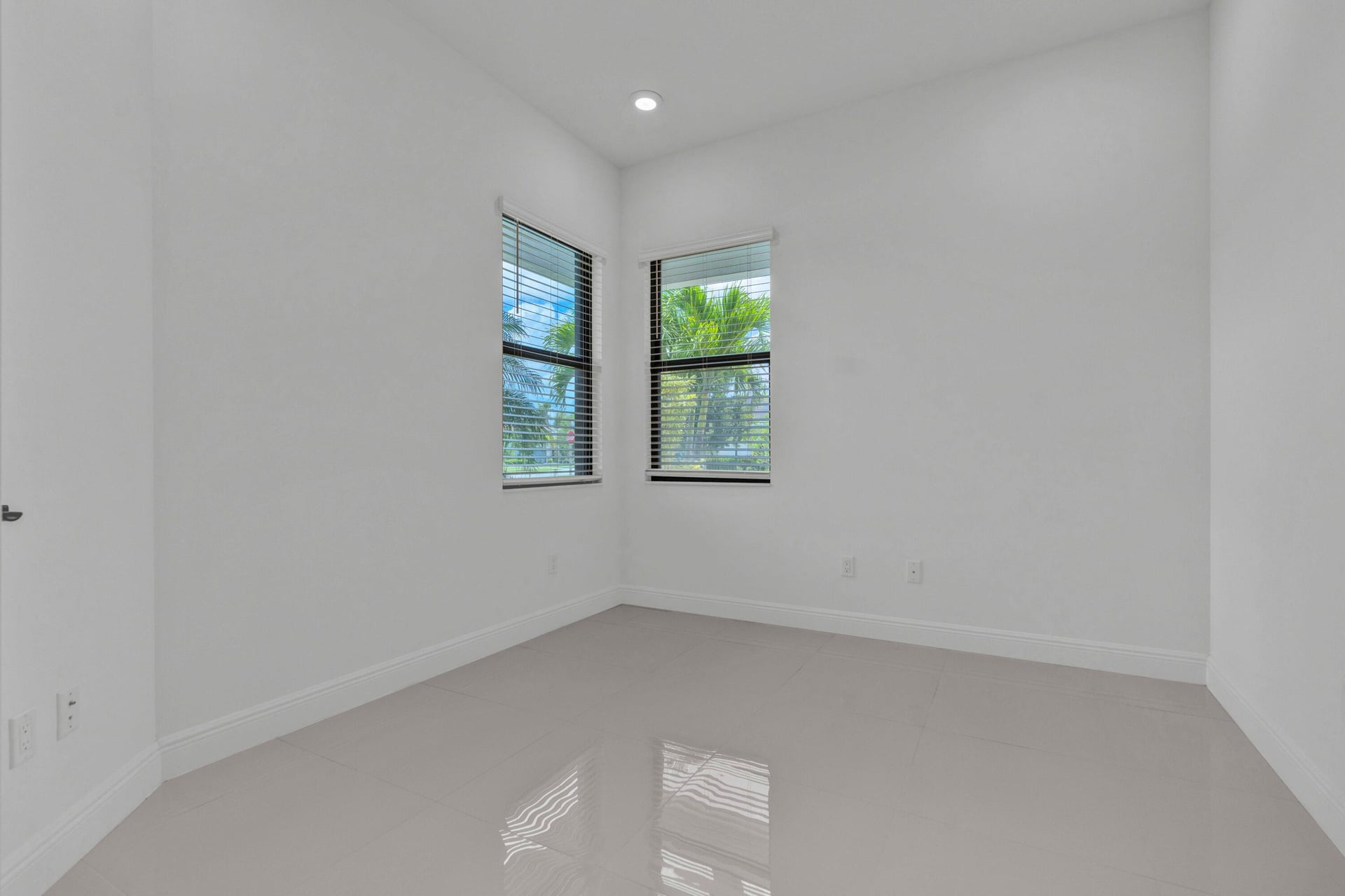 Residence photo 12