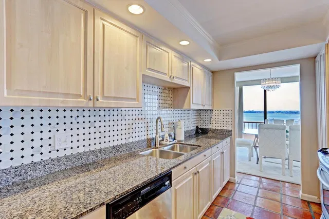 Water Glades Unit 17d photo 16