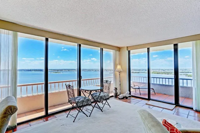 Water Glades Unit 17d photo 23