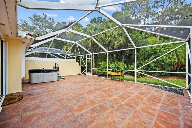 Residence photo 26