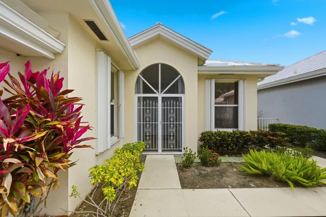 Residence photo 3