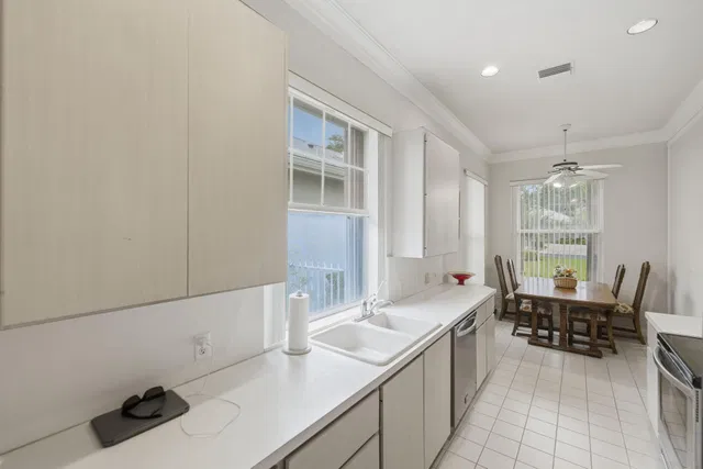 Residence photo 10