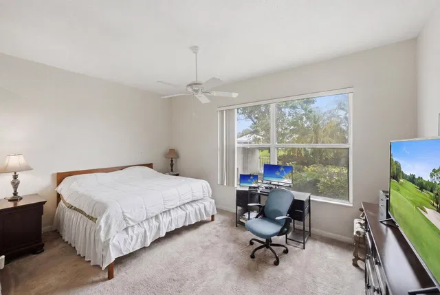 Residence photo 19