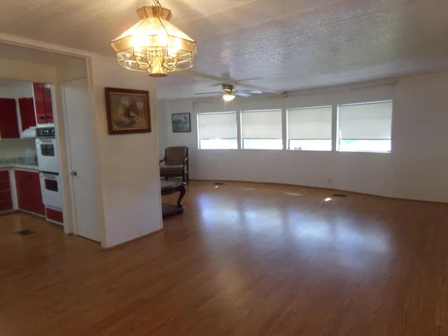  Residence photo 11