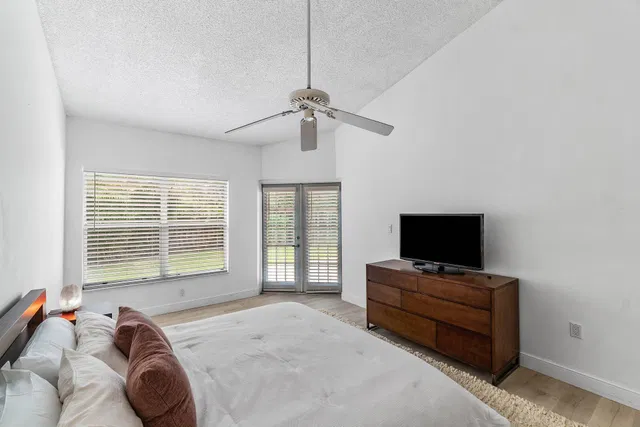 Residence photo 16