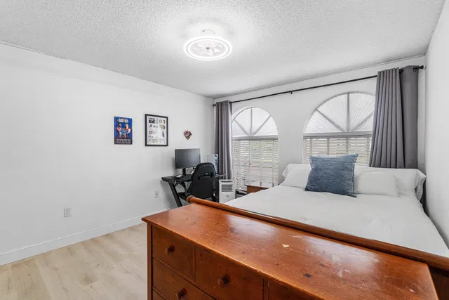 Residence photo 22