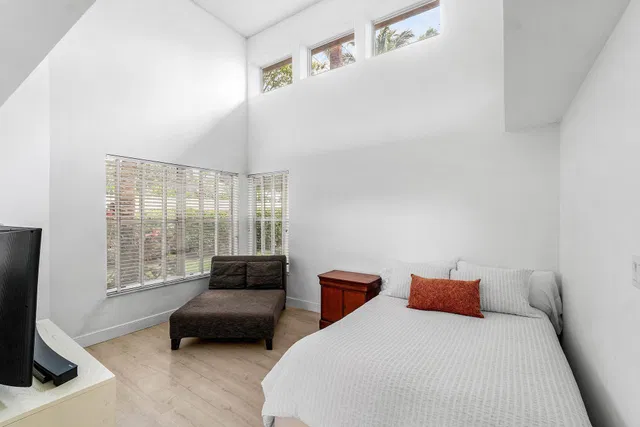 Residence photo 24
