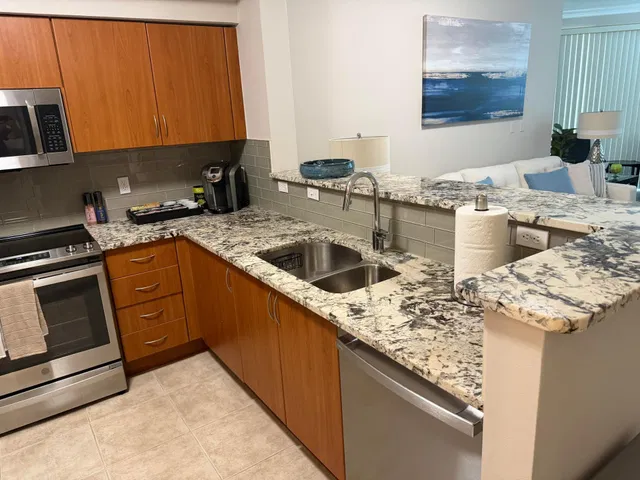 Windward Bay Lantana Unit 618 photo 6