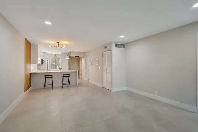 Unit 208 photo 11