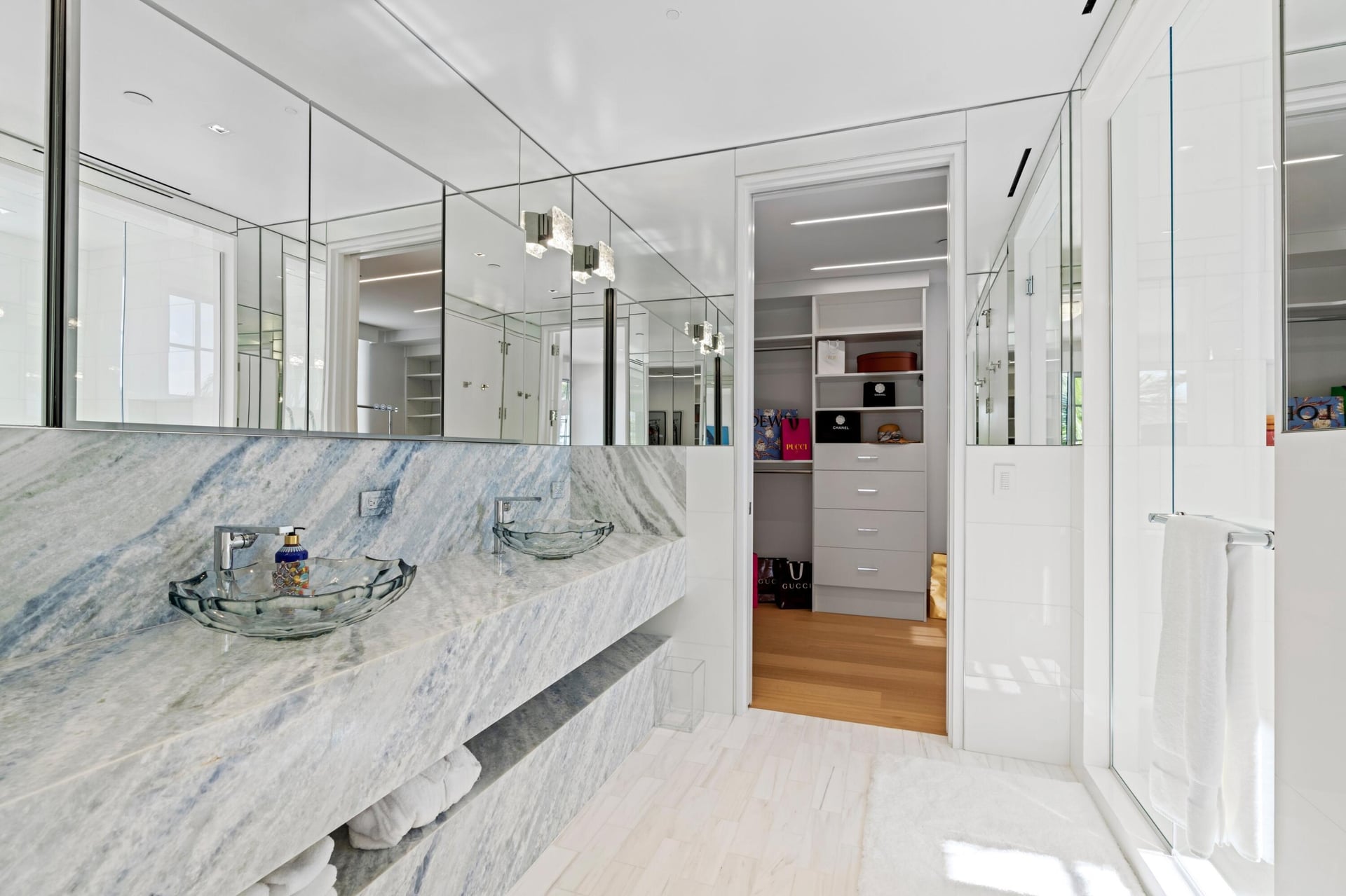 Royal Park Unit Penthouse photo 26