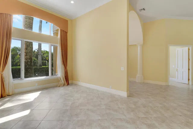 Admirals Cove Residence photo 12