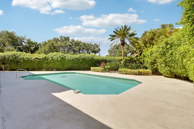 Admirals Cove Residence photo 37