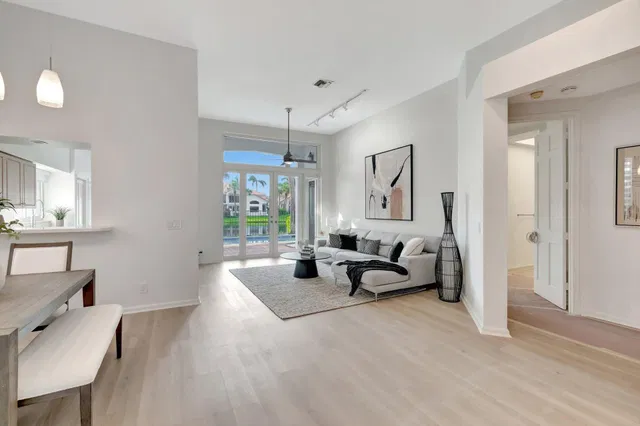  Residence photo 7