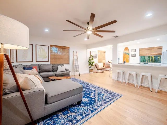  Residence photo 9