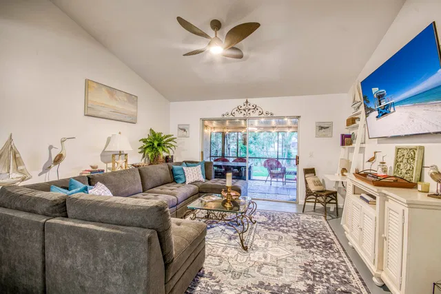 Residence photo 3