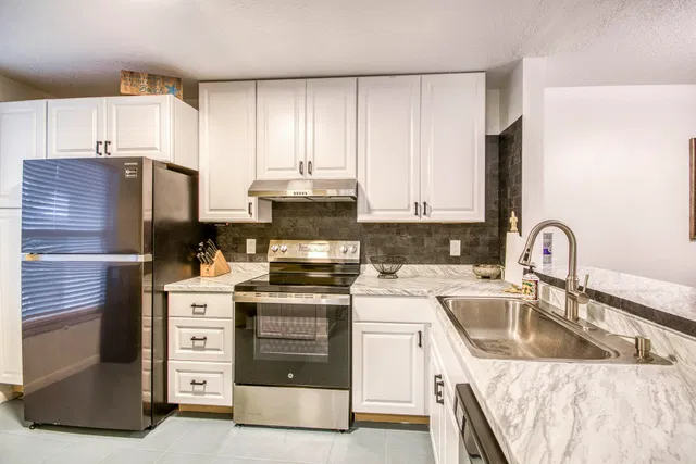 Residence photo 8