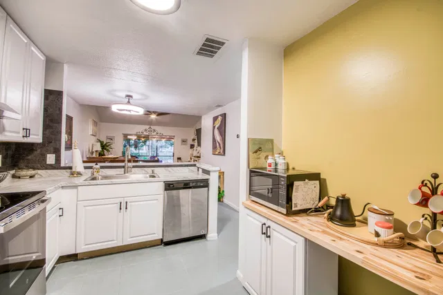 Residence photo 9
